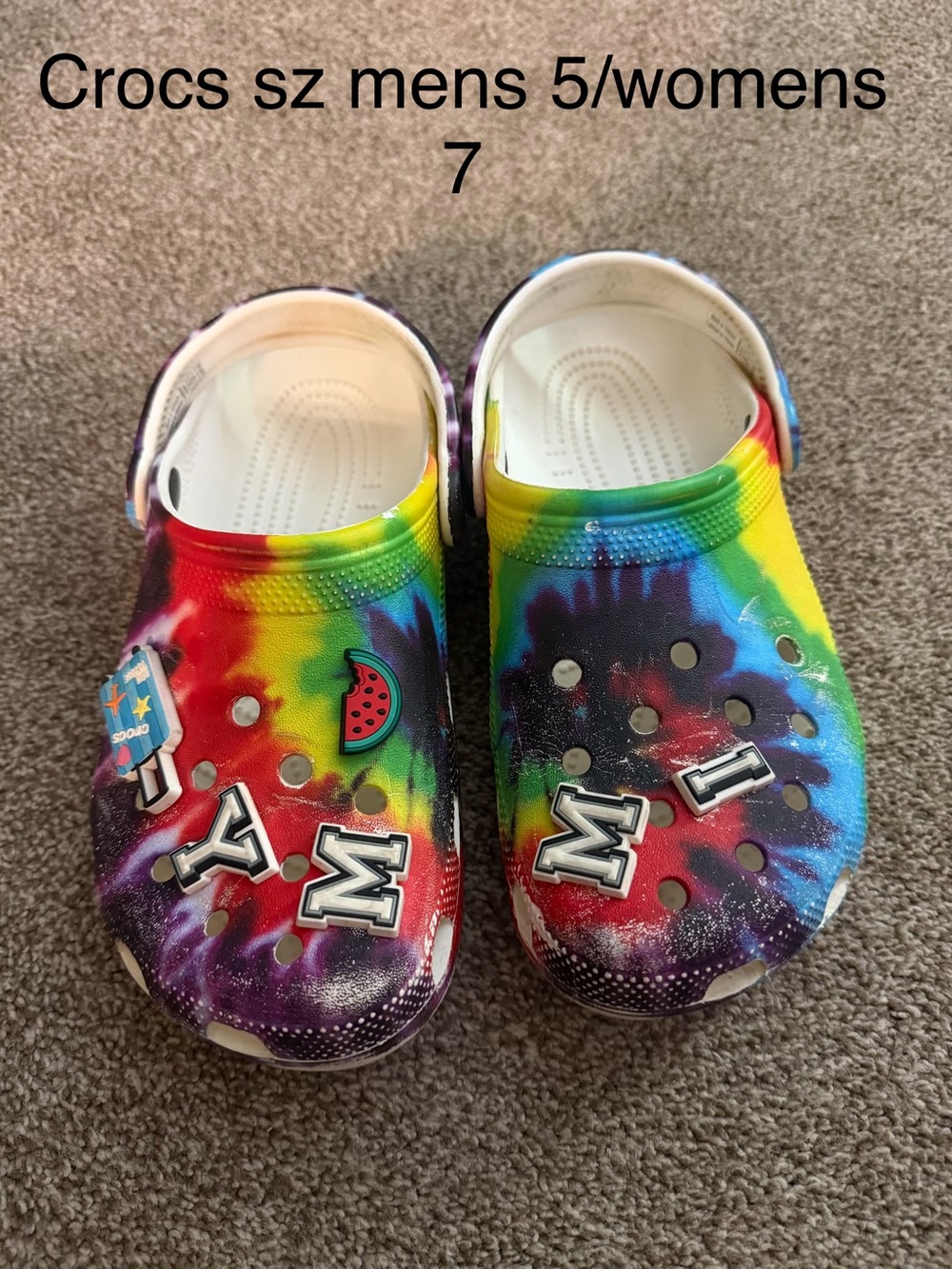 CROCS Kids Tie-Dye Clogs in Rainbow Colors Mens 5/womens 7